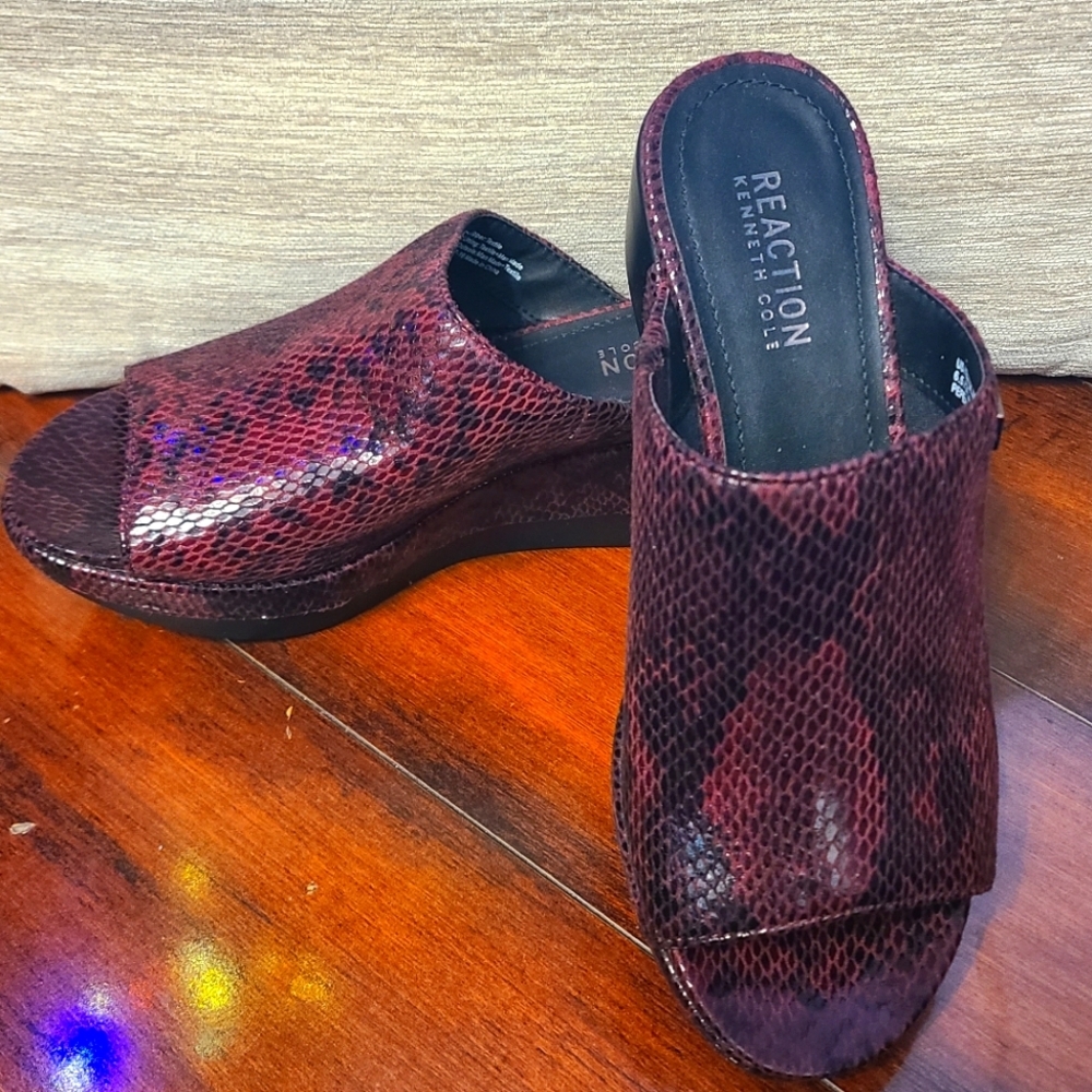 Kenneth Cole Reaction Womens Pepea Maroon Pool Slides Shoes 6.5